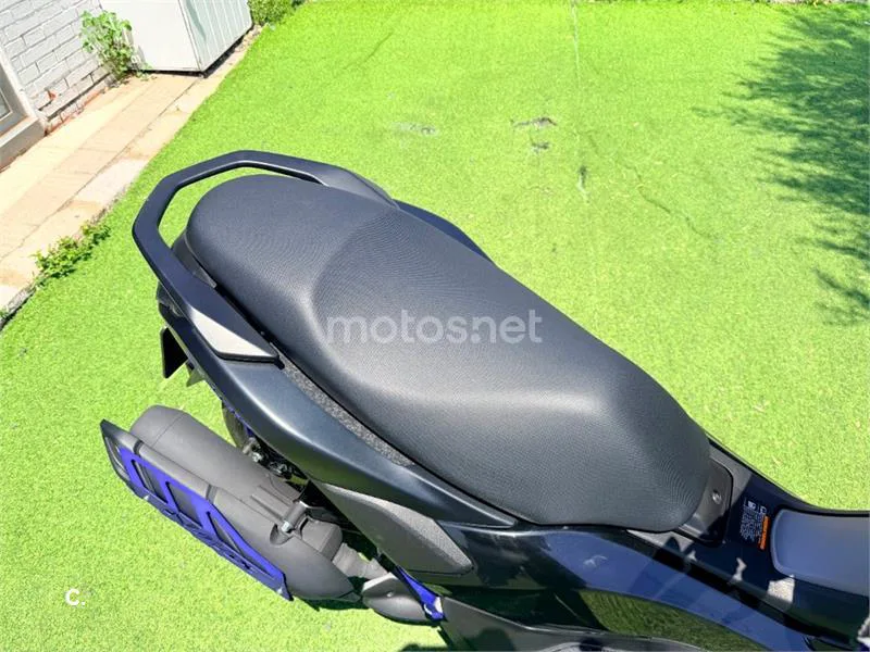 Yamaha NMAX – Vista 8