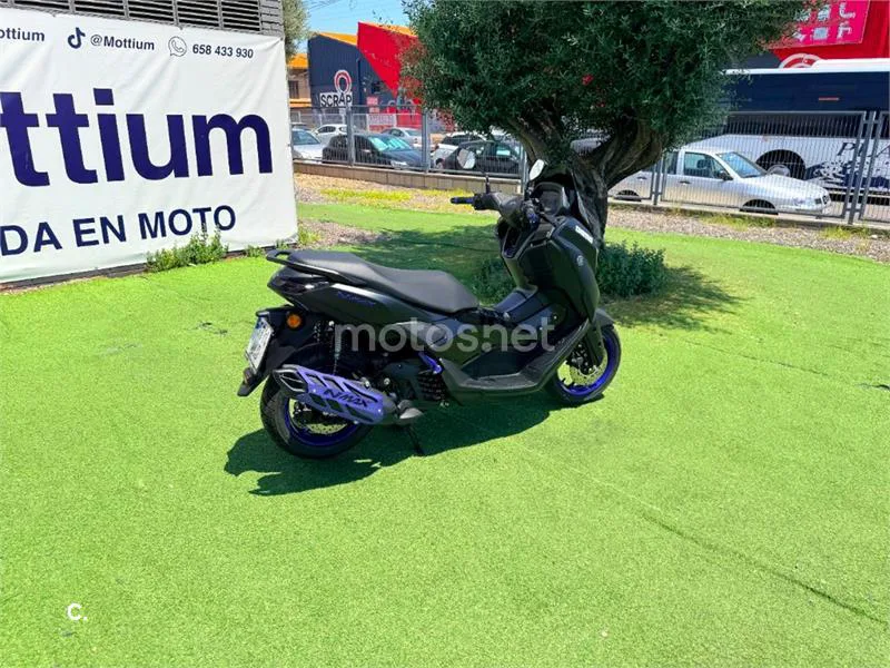 Yamaha NMAX – Vista 9