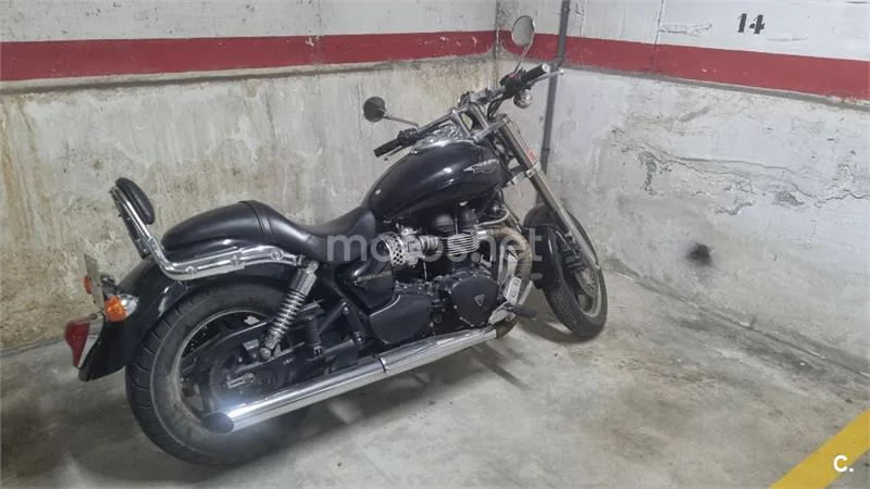 Triumph Speedmaster 900 – Vista 6