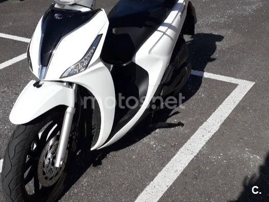 Kymco People S 125 – Vista 4