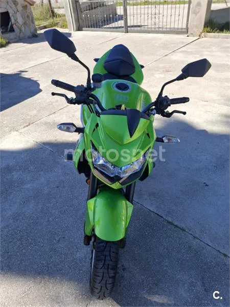 Kawasaki Z750 – Vista 3