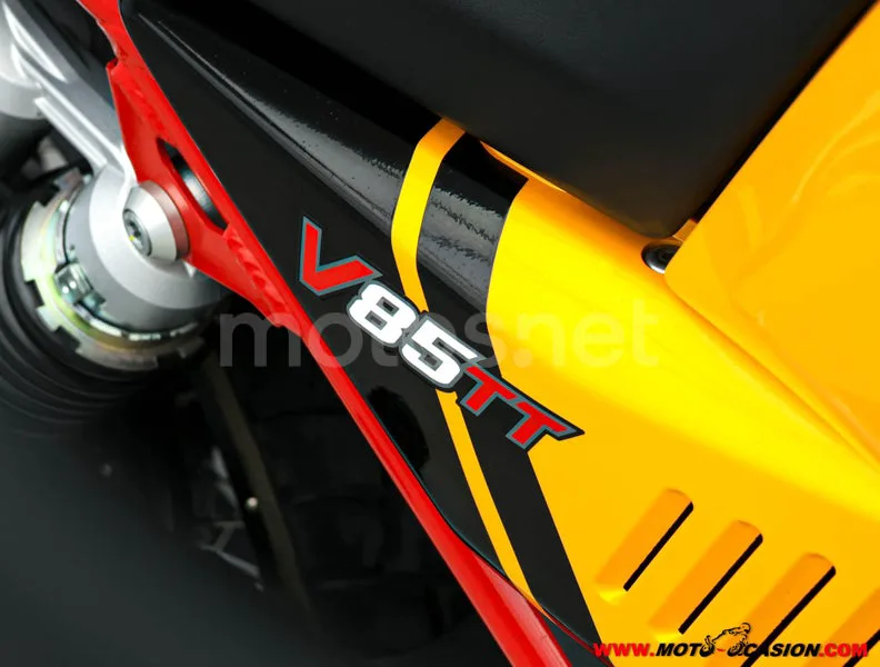 Moto Guzzi V85 TT – Vista 9