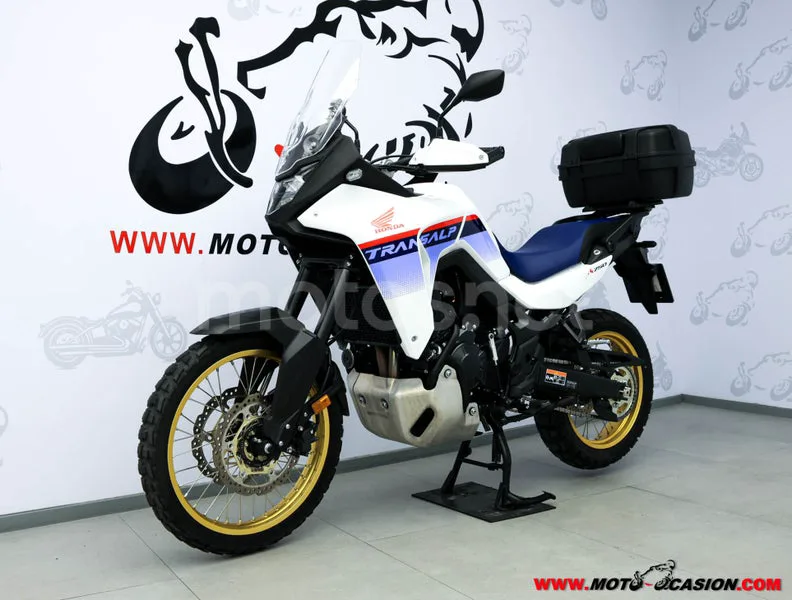 Honda XL 750 Transalp – Vista 7