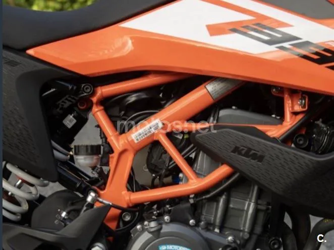 KTM 390 – Vista 5