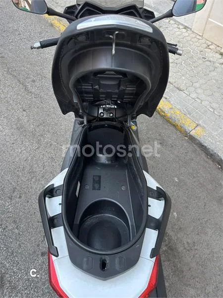 Yamaha XMAX 125 – Vista 5