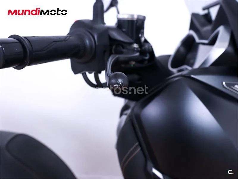 Yamaha XMAX 300 – Vista 15