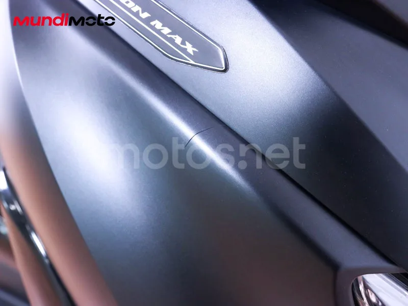 Yamaha XMAX 300 – Vista 16