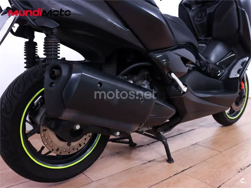 Yamaha XMAX 300 – Vista 4