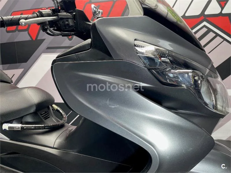 Suzuki Burgman 400 – Vista 12