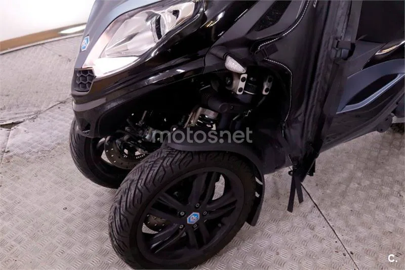 Piaggio MP3 – Vista 11