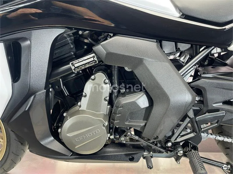 CFMOTO 650MT – Vista 19