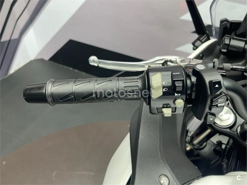 CFMOTO 650MT – Vista 8