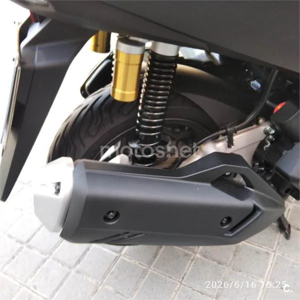 Honda PCX 125 – Vista 7