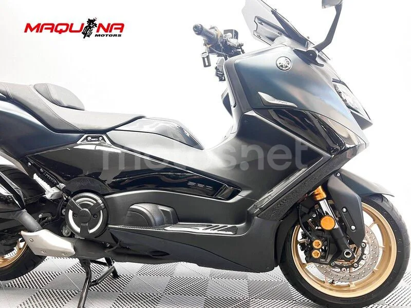 Yamaha TMAX – Vista 3