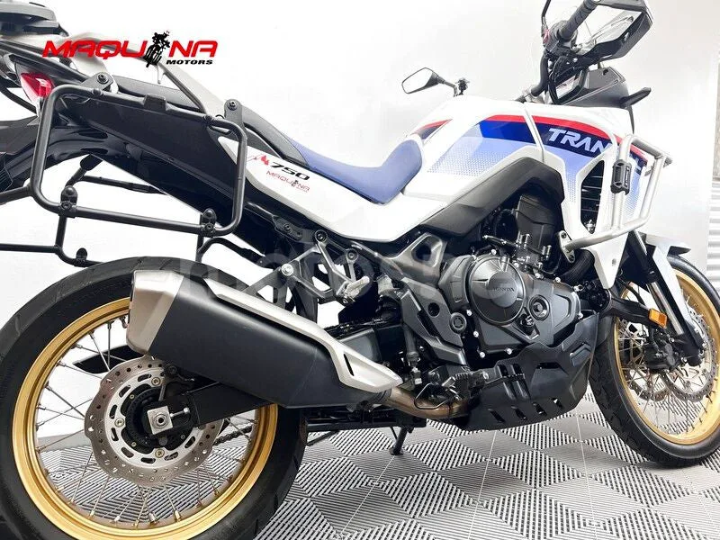 Honda XL 750 Transalp – Vista 5