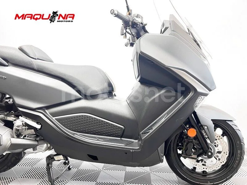 SYM Maxsym 400 – Vista 3