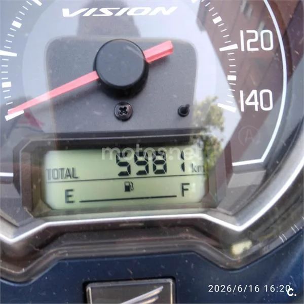 Honda Vision 110 – Vista 3