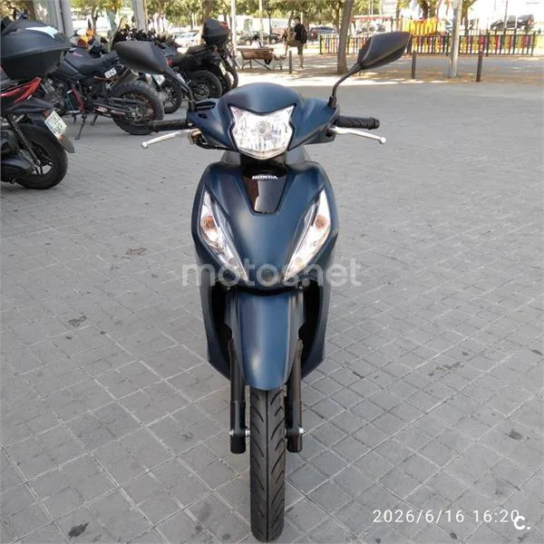 Honda Vision 110 – Vista 4