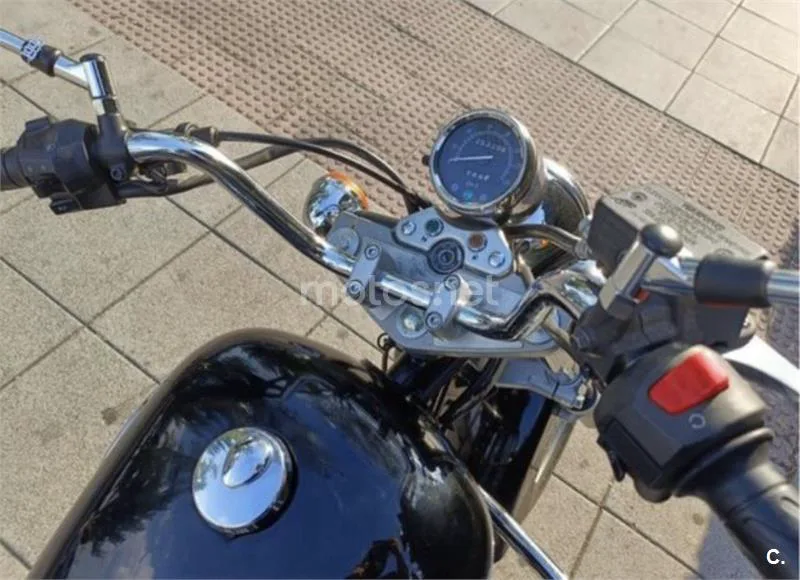 Suzuki Marauder 125 - Vista 3