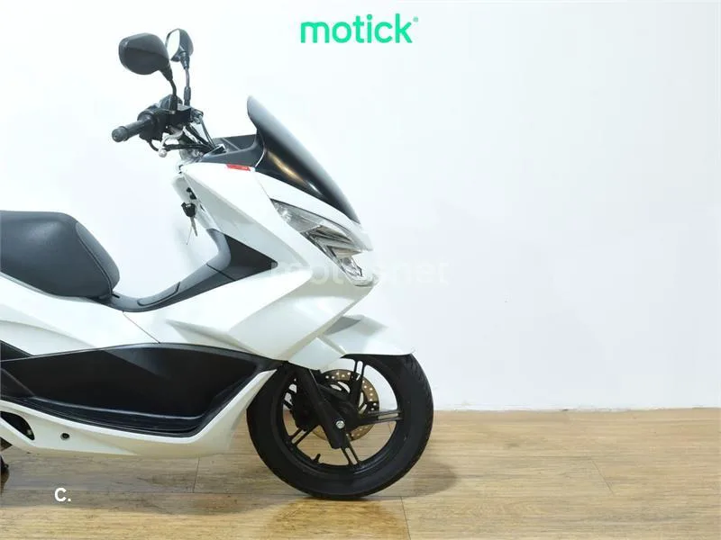 Honda PCX 125 – Vista 4