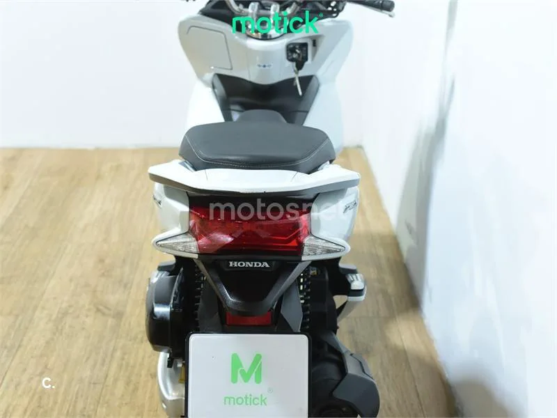 Honda PCX 125 – Vista 6
