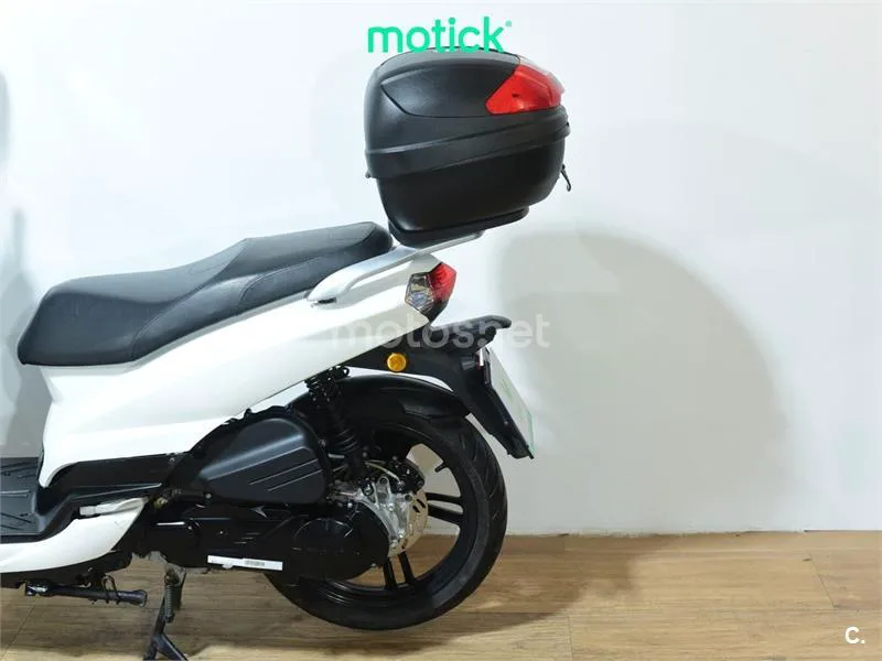 Peugeot Tweet 125 – Vista 9