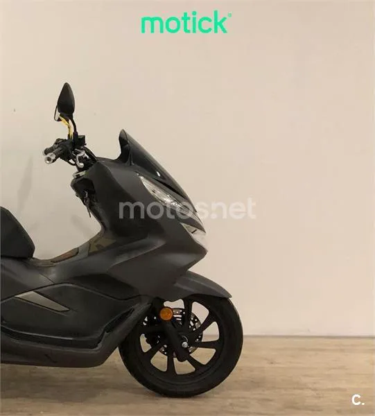 Honda PCX 125 – Vista 4