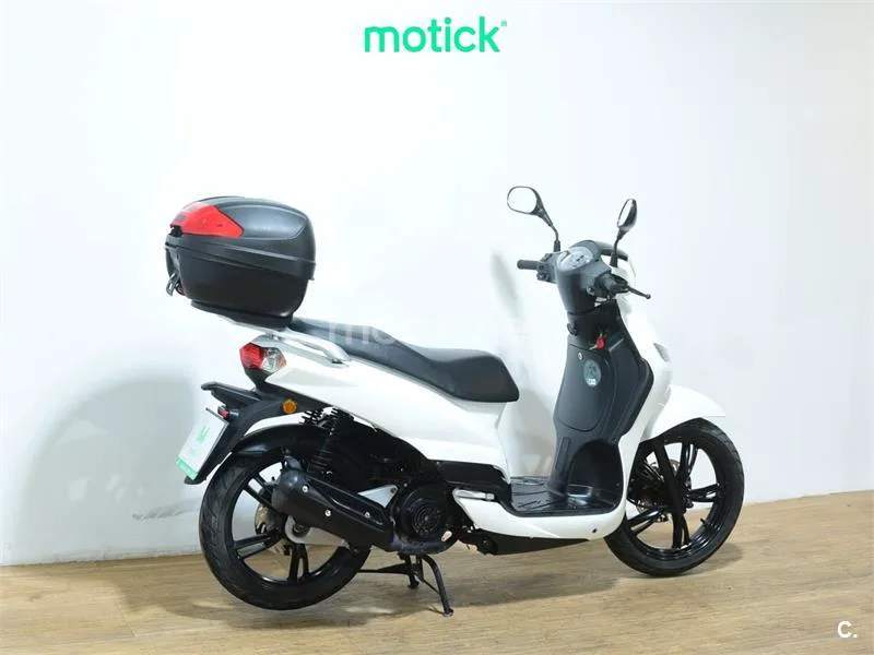 Peugeot Tweet 125 – Vista 10