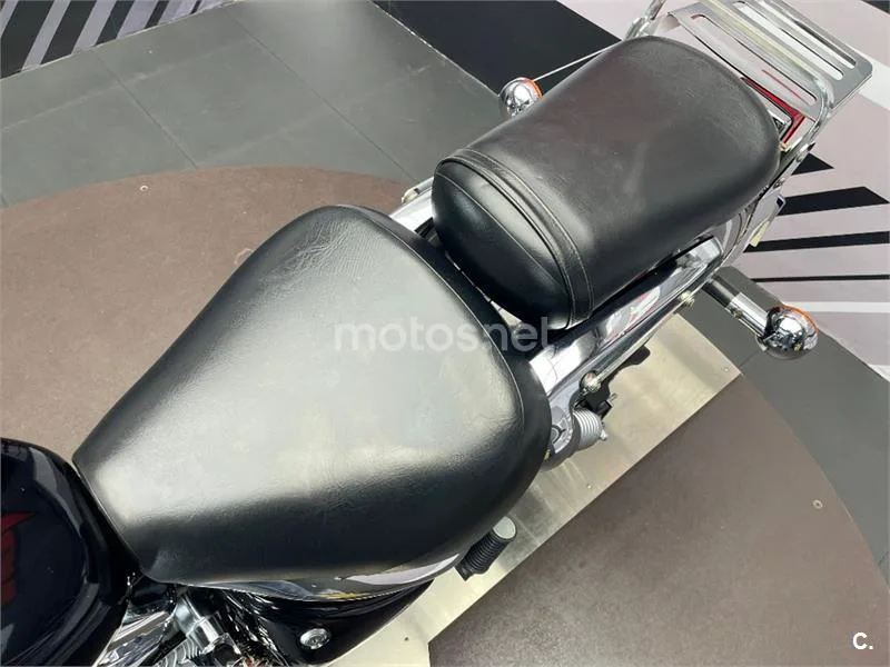 Suzuki Intruder 250 – Vista 15