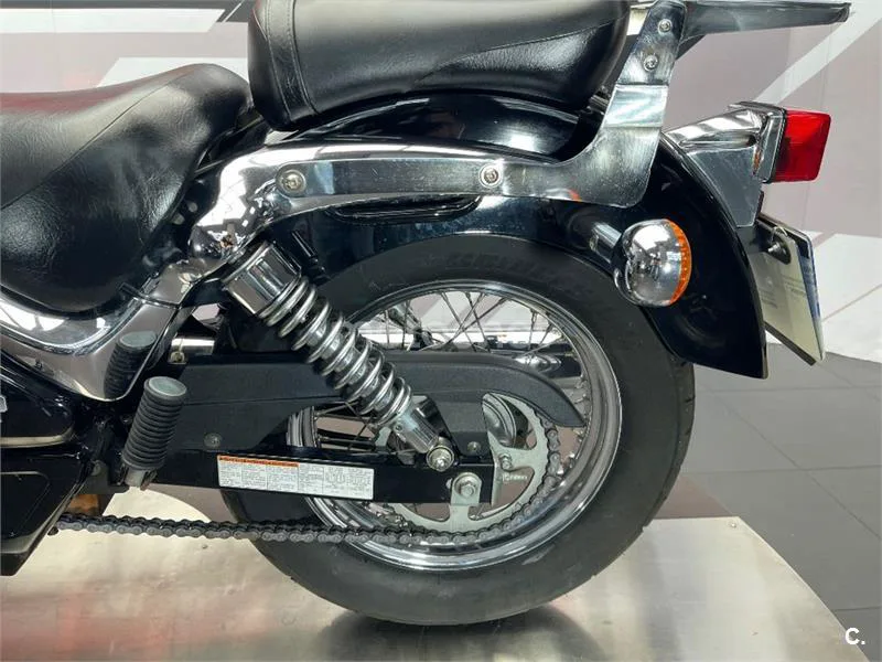 Suzuki Intruder 250 – Vista 17