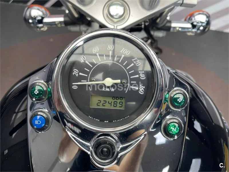 Suzuki Intruder 250 – Vista 6