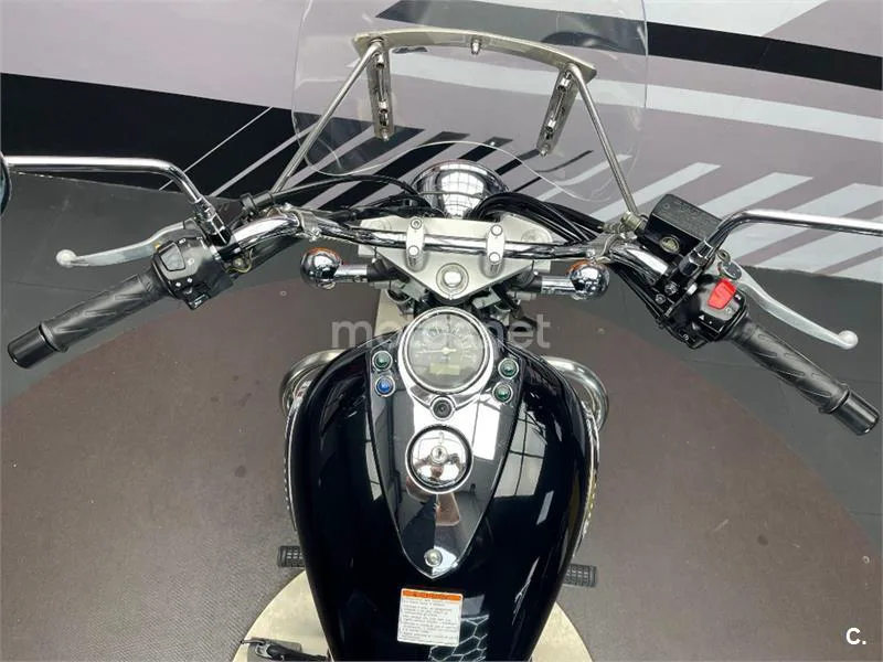 Suzuki Intruder 250 – Vista 7