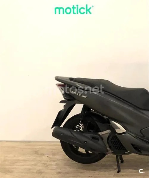 Honda PCX 125 – Vista 3