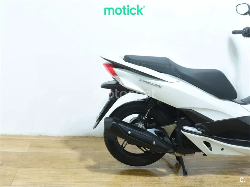 Honda PCX 125 – Vista 3