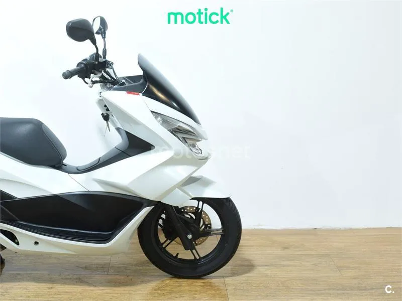 Honda PCX 125 – Vista 4