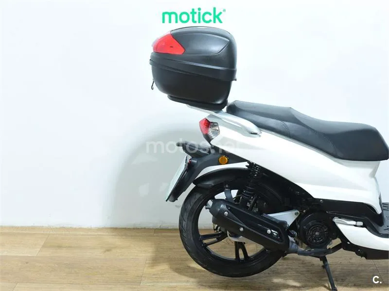 Peugeot Tweet 125 – Vista 3