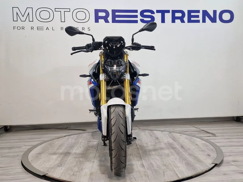 BMW F 900 R – Vista 4