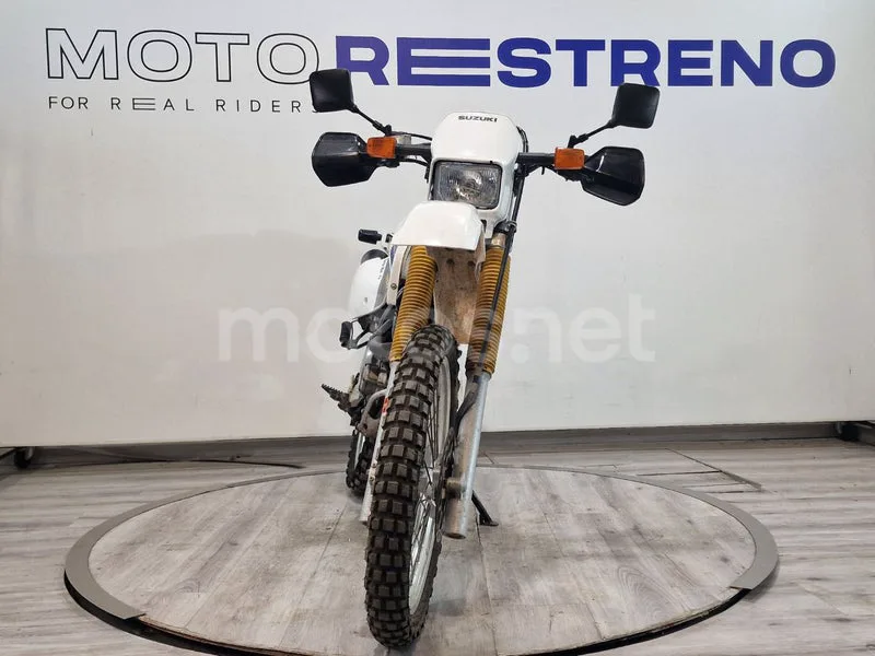 Suzuki DR 350 SE – Vista 4