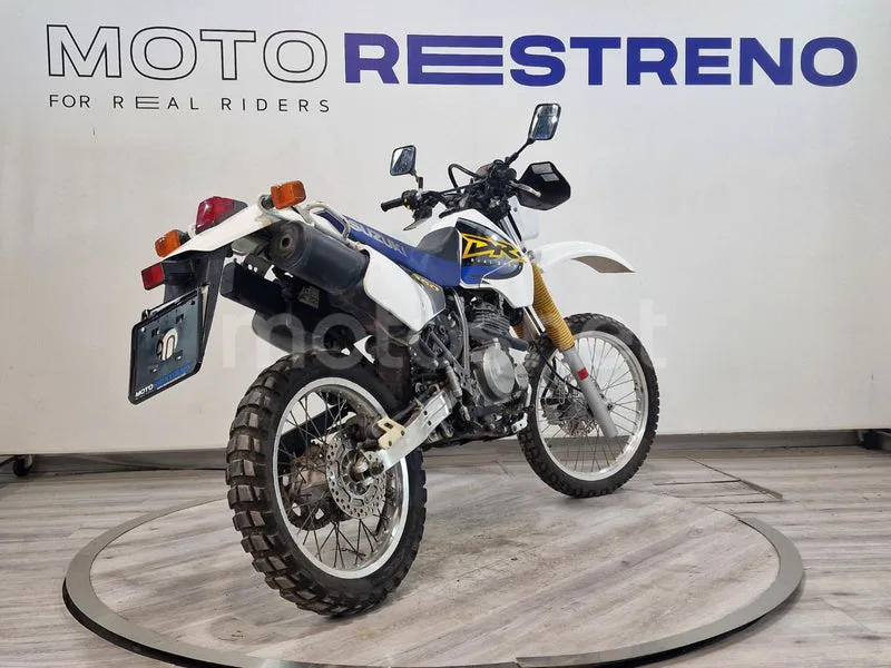 Suzuki DR 350 SE – Vista 7
