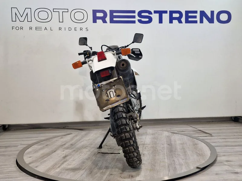 Suzuki DR 350 SE – Vista 8