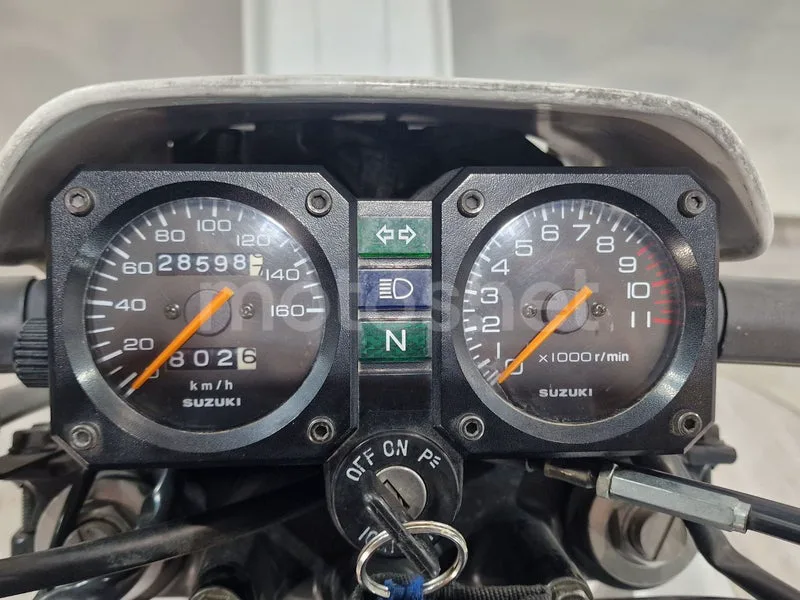 Suzuki DR 350 SE – Vista 9
