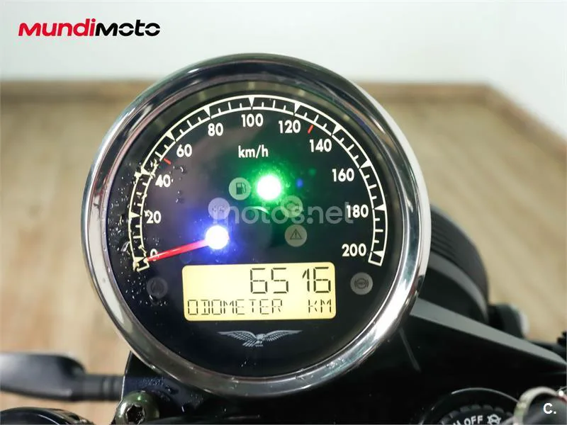 Moto Guzzi V7 III – Vista 12