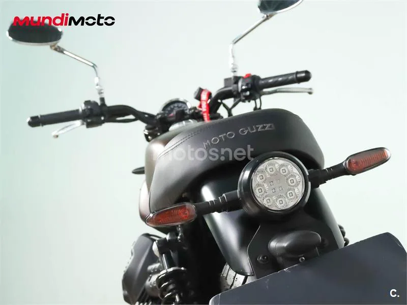Moto Guzzi V7 III – Vista 9