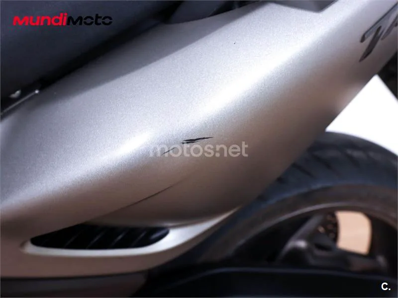 Yamaha TMAX 530 – Vista 18