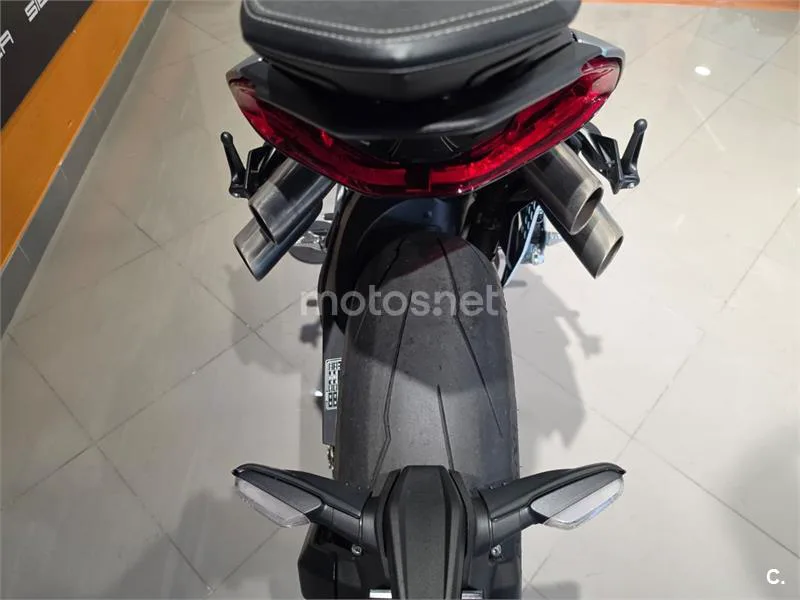 MV Agusta Brutale – Vista 7
