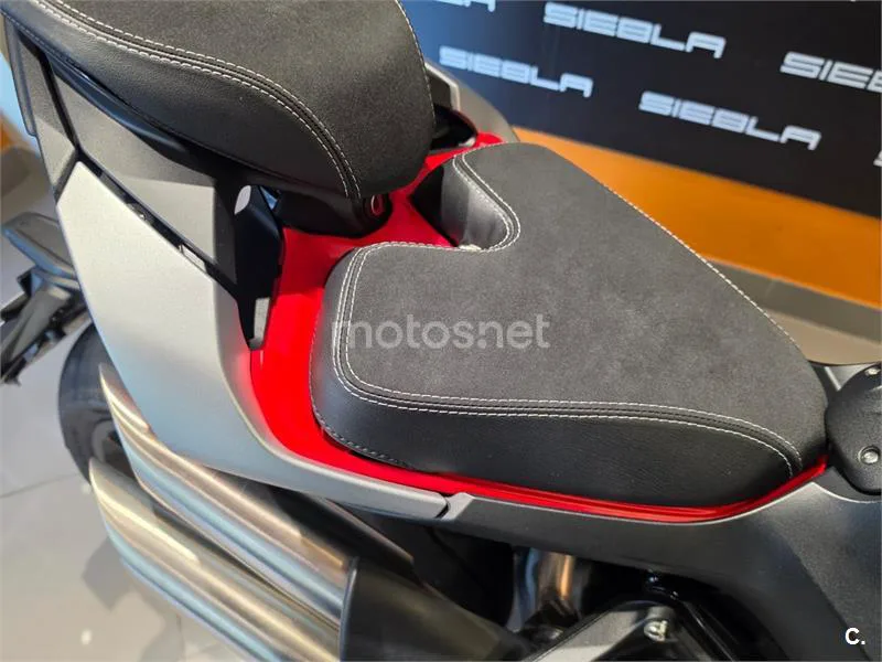 MV Agusta Brutale – Vista 8
