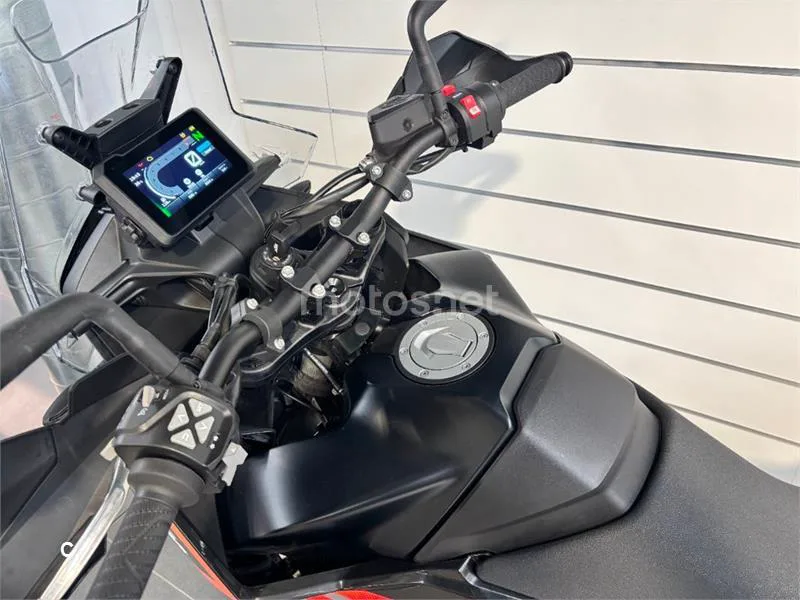 KTM 790 – Vista 8