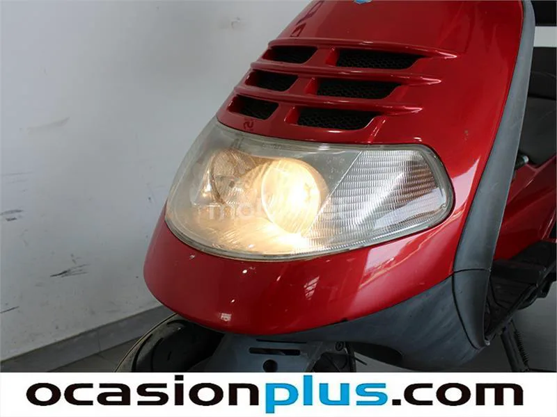 Piaggio HEXAGON GT 250 4T – Vista 9