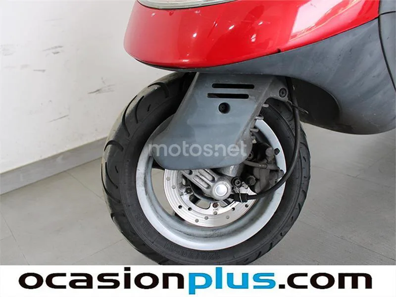 Piaggio HEXAGON GT 250 4T – Vista 10