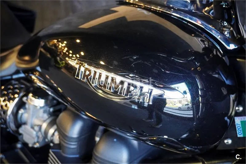 Triumph Speedmaster 900 – Vista 13
